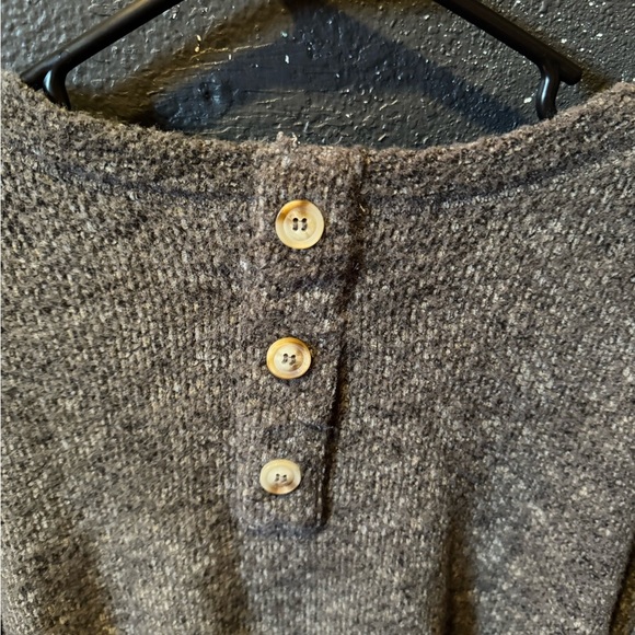 Women’s Blu Pepper Cozy Life Gray V-Neck Sweater - Picture 4 of 4